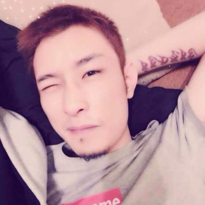 难得拥抱的第一张照片--温州相亲服务中心