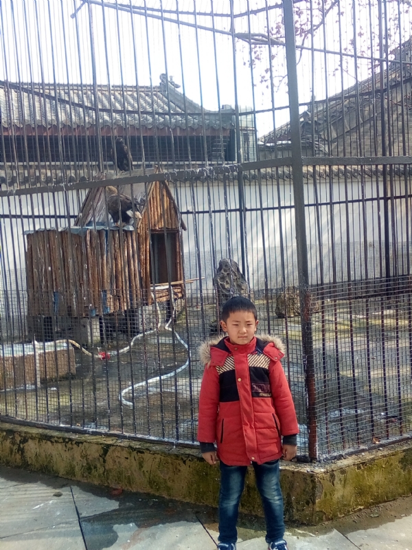 山高人伟峰的第一张照片--温州相亲服务中心