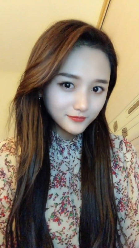 淡然一笑的第一张照片--温州相亲服务中心