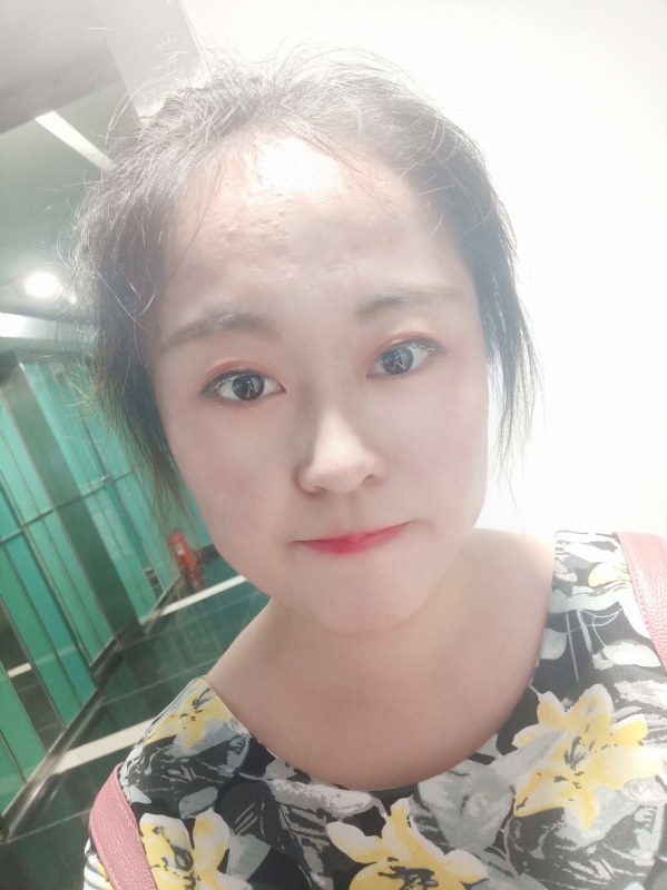 小花伞的第一张照片--温州相亲服务中心