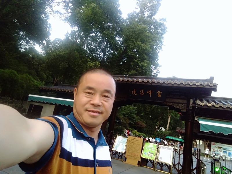 夏雨晨紫的第一张照片--温州相亲服务中心