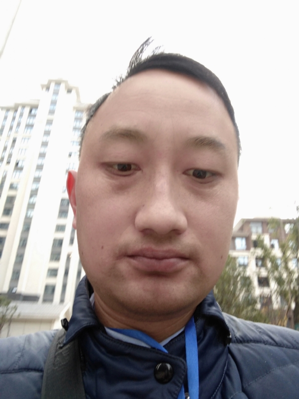 老男人的第一张照片--温州相亲服务中心