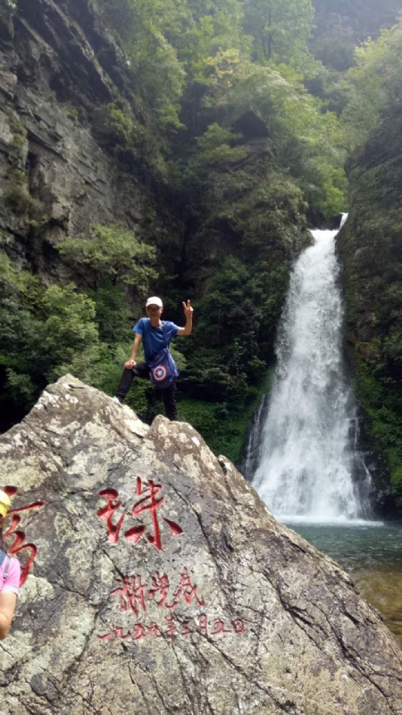 海岸岩崖的第一张照片--温州相亲服务中心