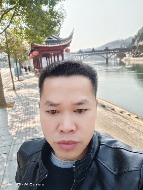 啊锦的第一张照片--温州相亲服务中心