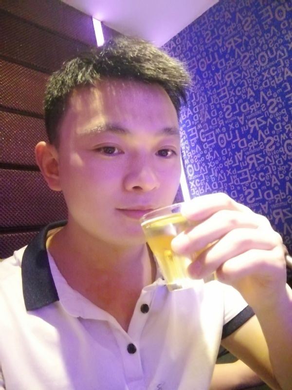 幸福的拥抱的第一张照片--温州相亲服务中心