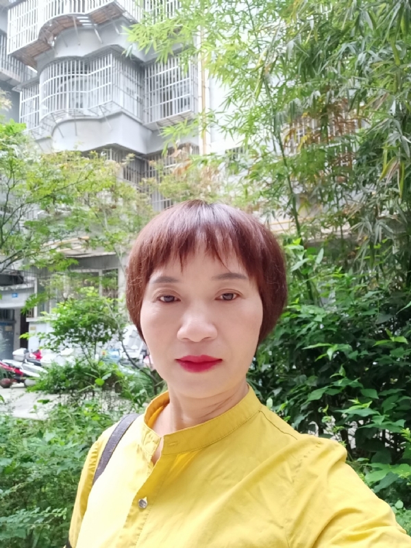 小瓶子的第二张照片--温州相亲服务中心