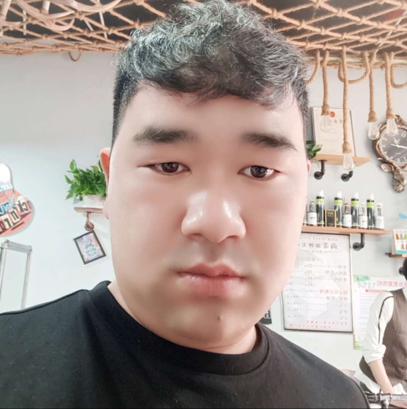 田野小伟的第一张照片--温州相亲服务中心