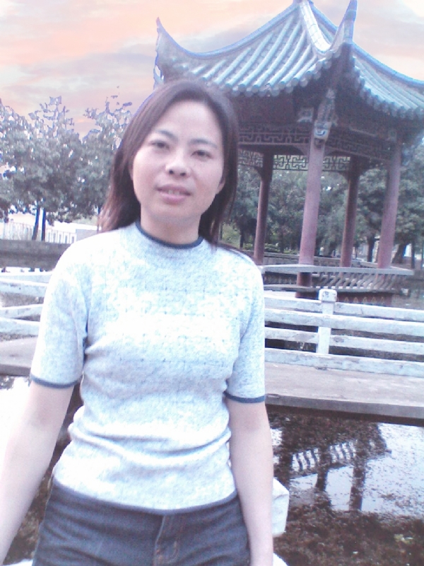 小草的第三张照片--温州相亲服务中心