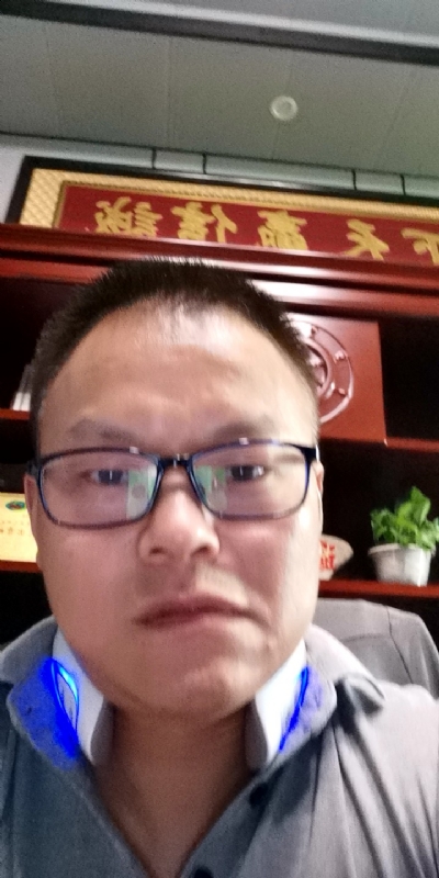 模具工匠的第一张照片--温州相亲服务中心