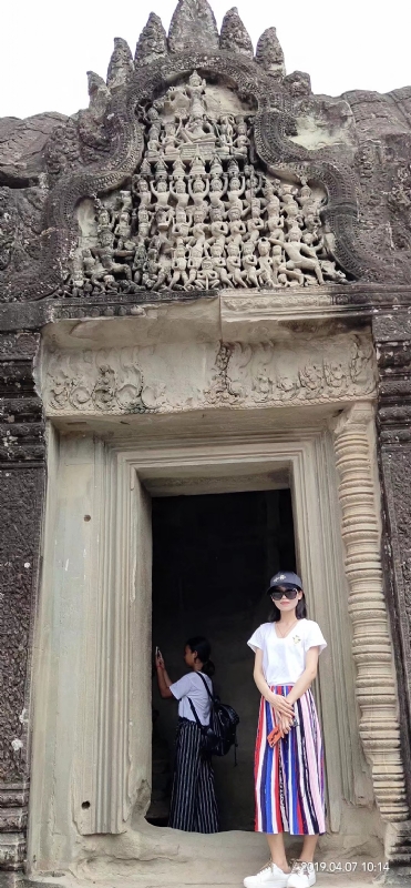 桃花与酒的第三张照片--温州相亲服务中心