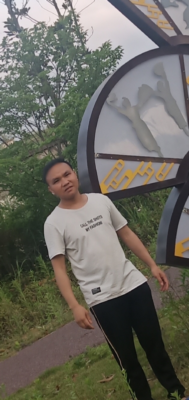 愉快的阳光的第一张照片--温州相亲服务中心