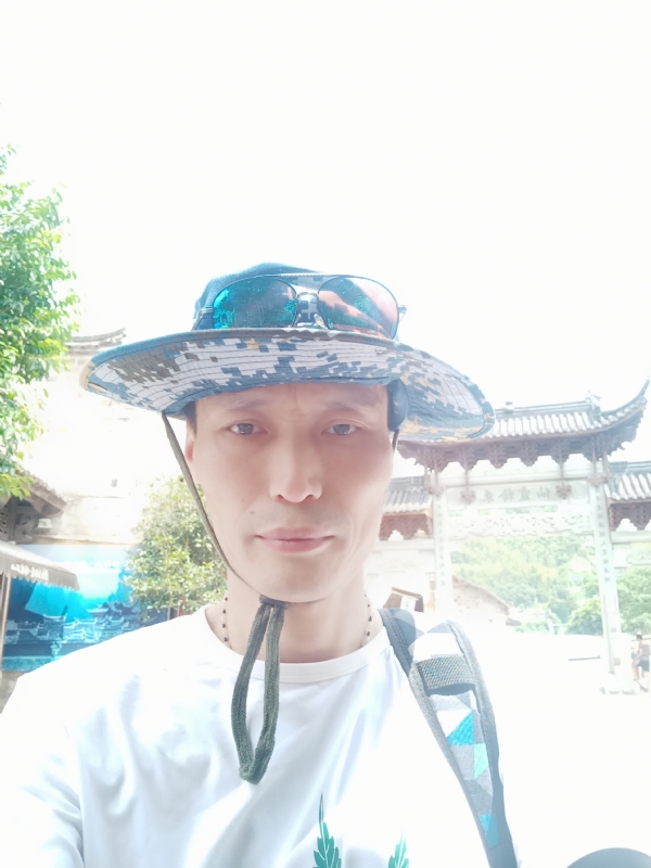 童群海的第一张照片--温州相亲服务中心