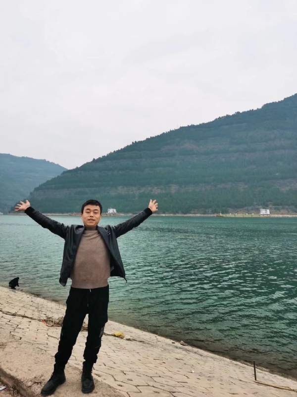 寂寞的风的第一张照片--温州相亲服务中心