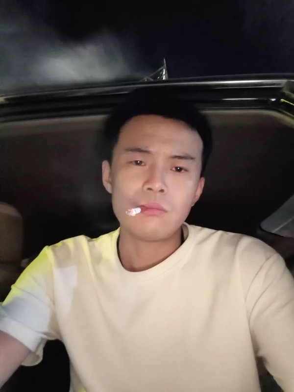 爱睡觉的土拨鼠的第一张照片--温州相亲服务中心