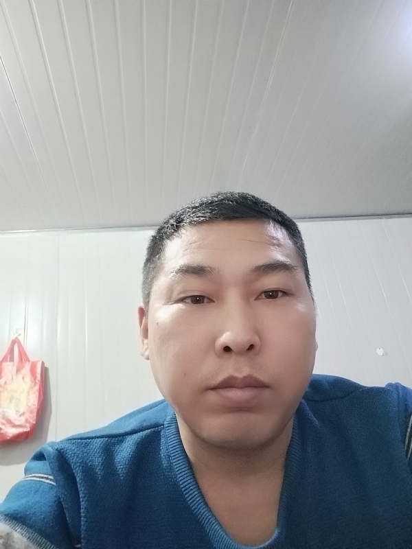 开着拖拉机去兜风的第一张照片--温州相亲服务中心