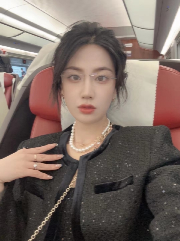 Alma的第三张照片--温州相亲服务中心