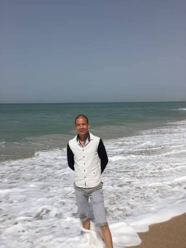 飞雪飘零的第二张照片--温州相亲服务中心