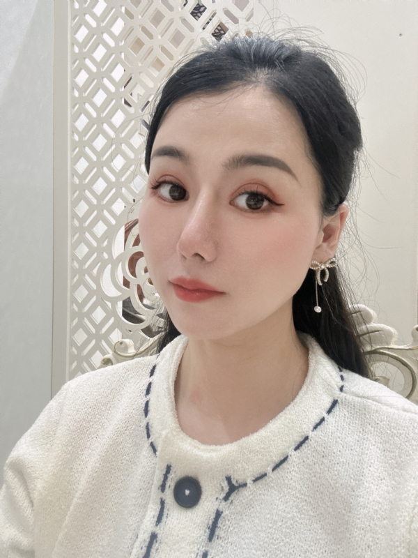 金莉的第一张照片--温州相亲服务中心