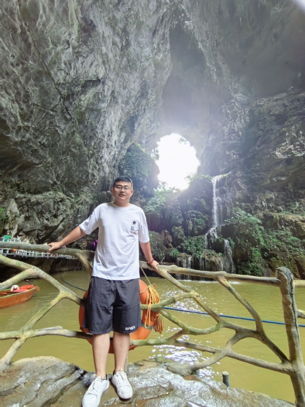 慎独的第二张照片--温州相亲服务中心