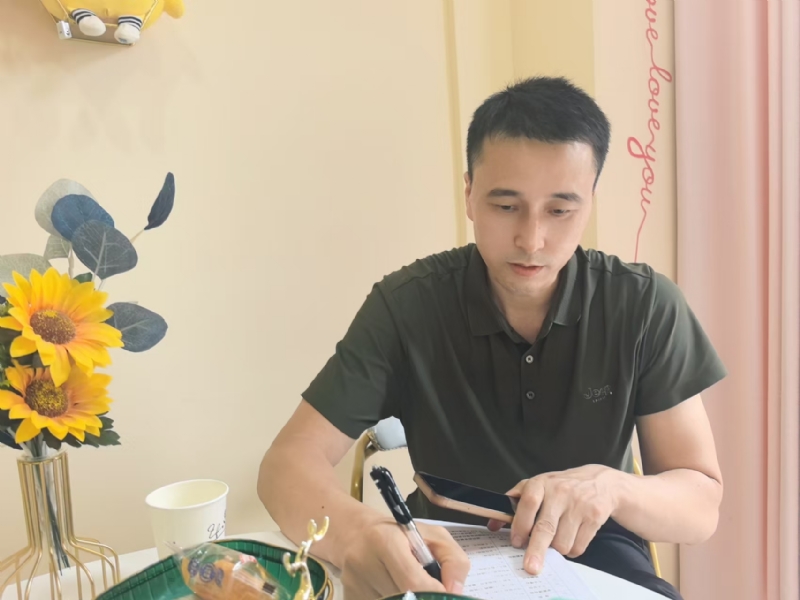 笑看一切的第二张照片--温州相亲服务中心