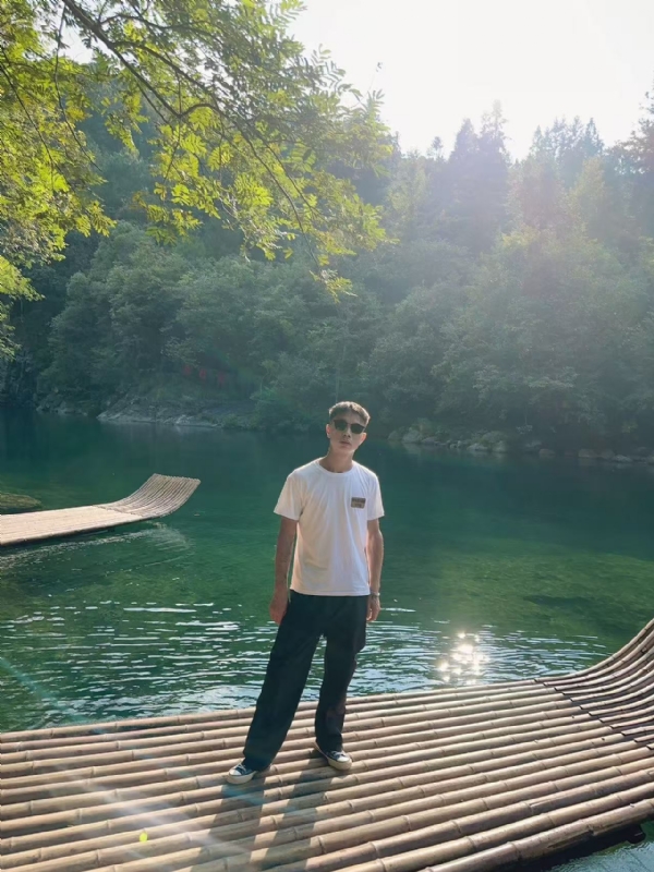 林言的第二张照片--温州相亲服务中心