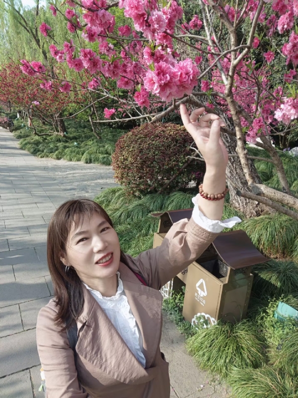 丽娜的第四张照片--温州相亲服务中心